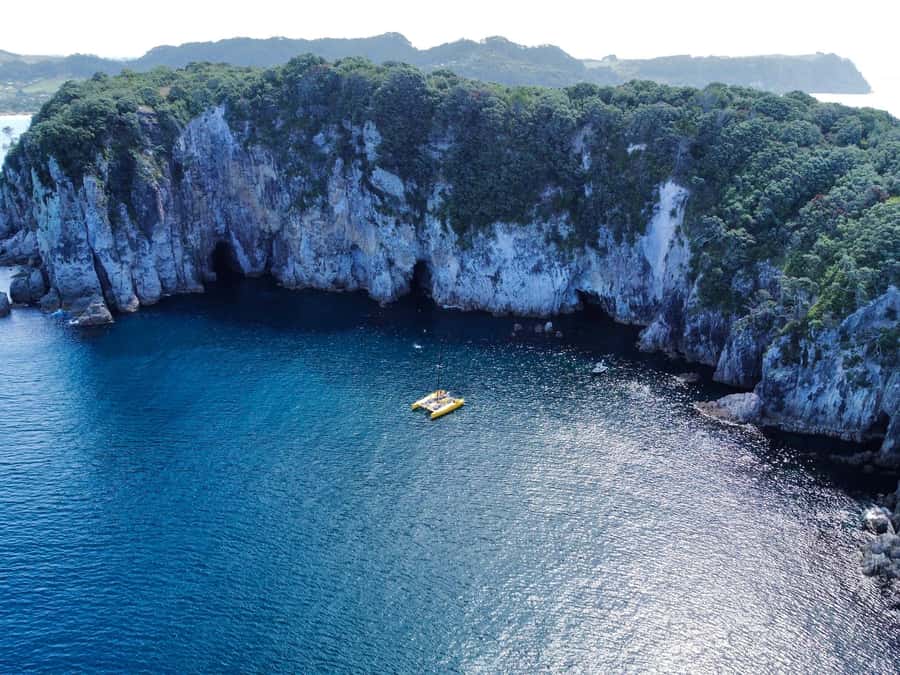 Whitianga: Sailing Trip to Cathedral Cove - Swimming and snorkeling in the marine reserve
