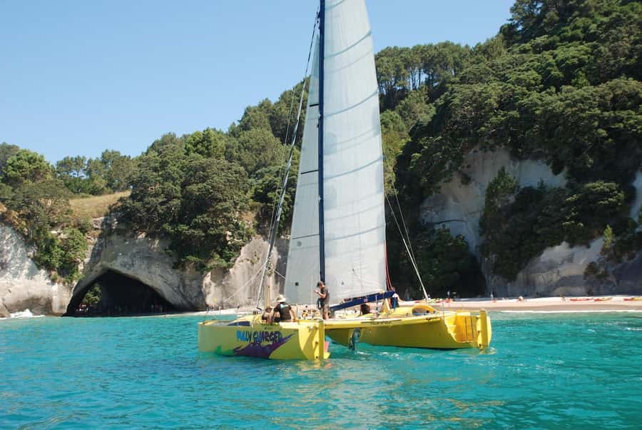 Whitianga: Sailing Trip to Cathedral Cove - Leaving Flaxmill Bay for Mercury Bay